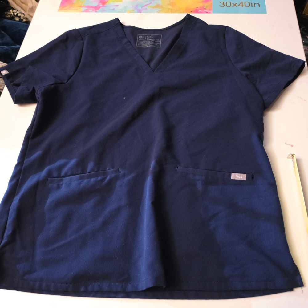 Figs Technical Collection Mens XL Navy Blue V-Neck Two Pocket Scrub Top